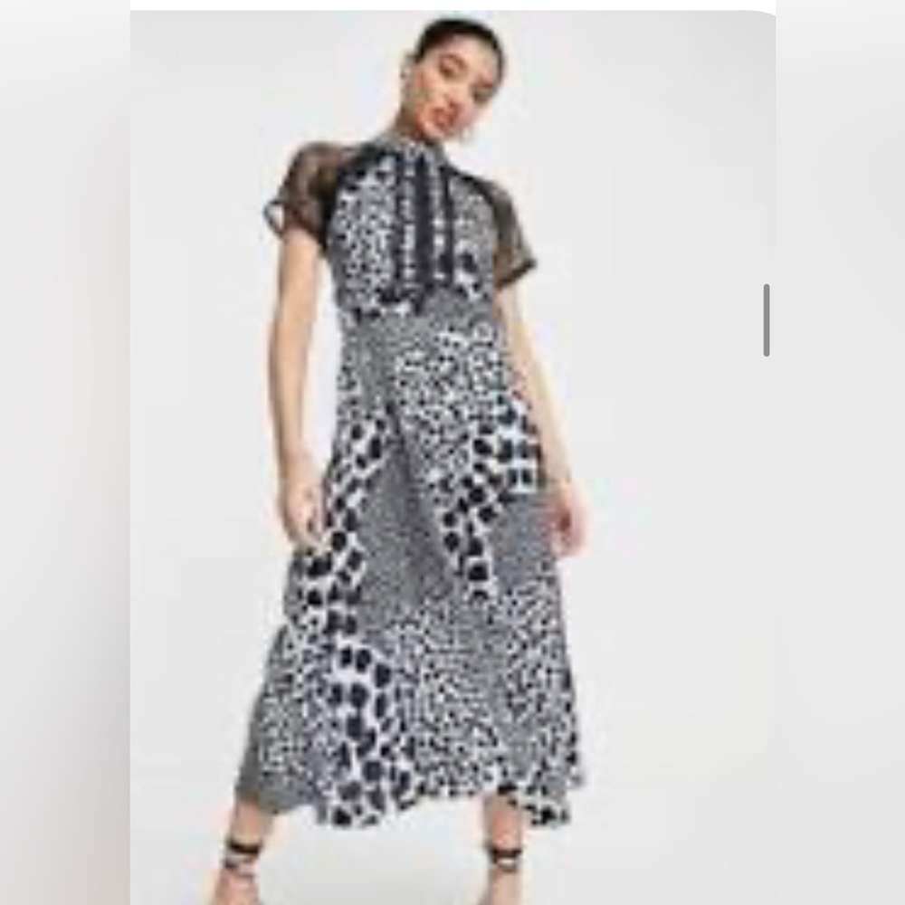 Liquorish/ Asos A-line laced Beautiful flowy satin dress
